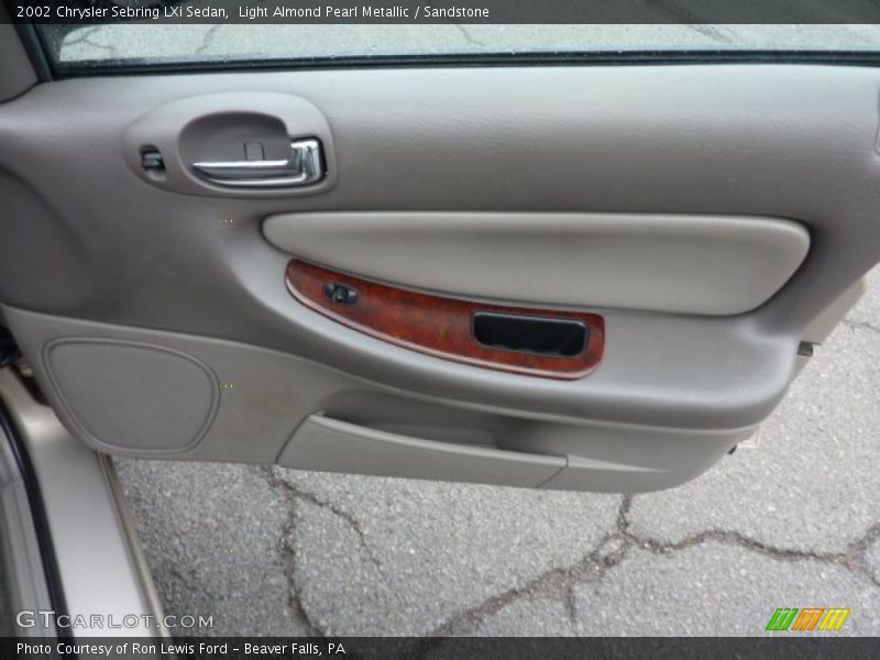 Light Almond Pearl Metallic / Sandstone 2002 Chrysler Sebring LXi Sedan