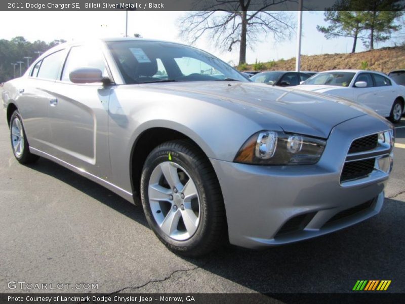 Front 3/4 View of 2011 Charger SE