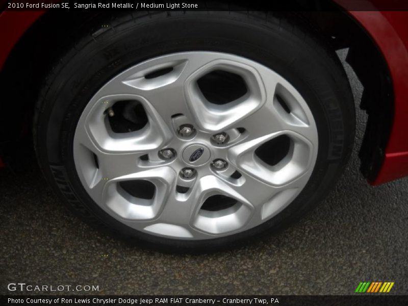 Sangria Red Metallic / Medium Light Stone 2010 Ford Fusion SE