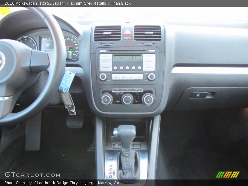 Platinum Grey Metallic / Titan Black 2010 Volkswagen Jetta SE Sedan