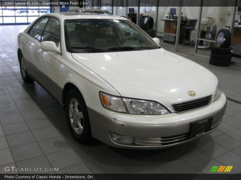 Diamond White Pearl / Ivory 1997 Lexus ES 300