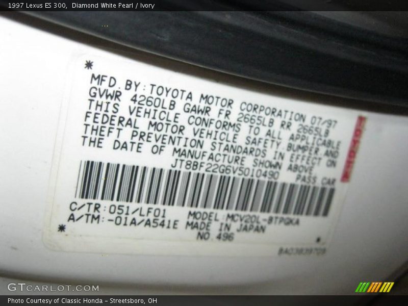 Diamond White Pearl / Ivory 1997 Lexus ES 300