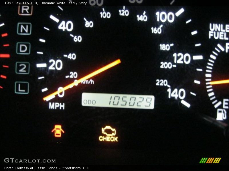 Diamond White Pearl / Ivory 1997 Lexus ES 300