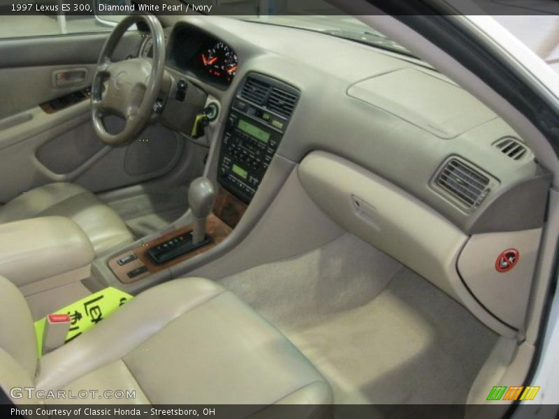  1997 ES 300 Ivory Interior