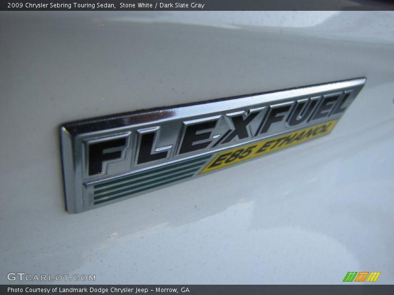 Stone White / Dark Slate Gray 2009 Chrysler Sebring Touring Sedan