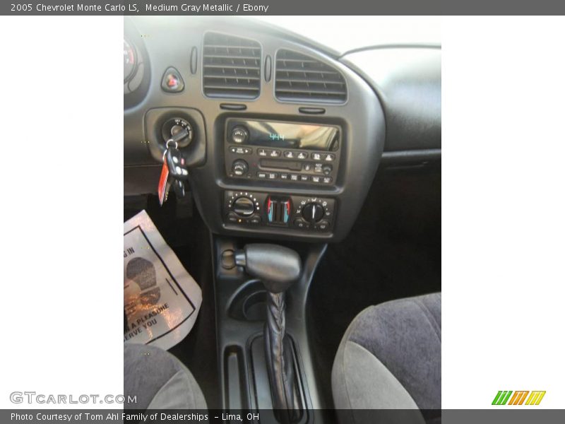 Medium Gray Metallic / Ebony 2005 Chevrolet Monte Carlo LS