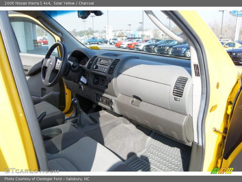 Solar Yellow / Charcoal 2006 Nissan Xterra S 4x4