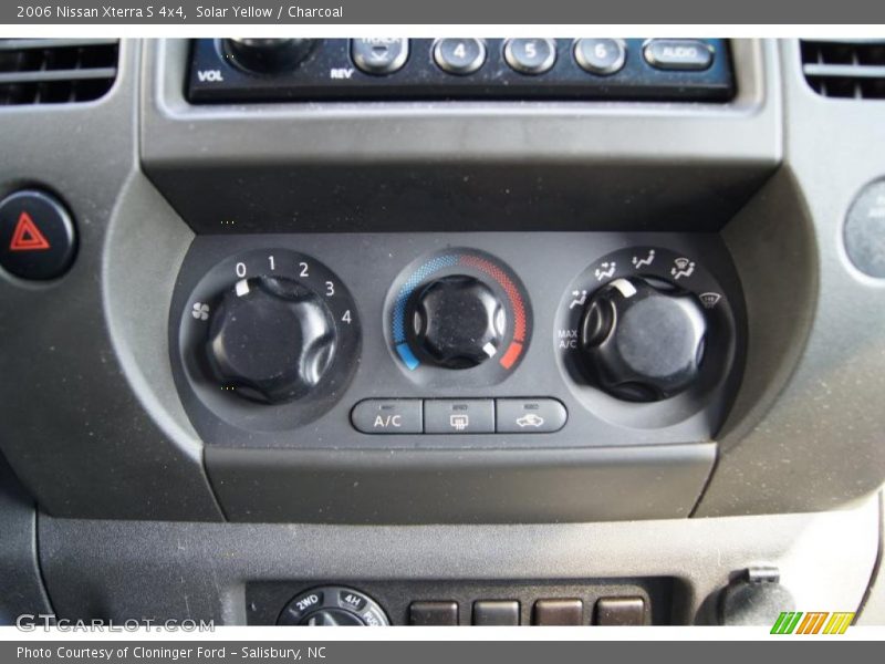 Solar Yellow / Charcoal 2006 Nissan Xterra S 4x4