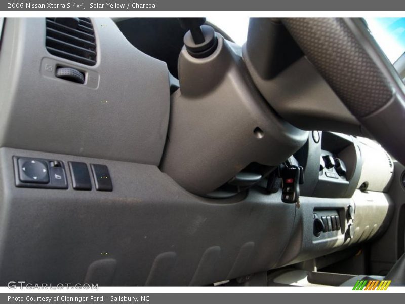 Solar Yellow / Charcoal 2006 Nissan Xterra S 4x4