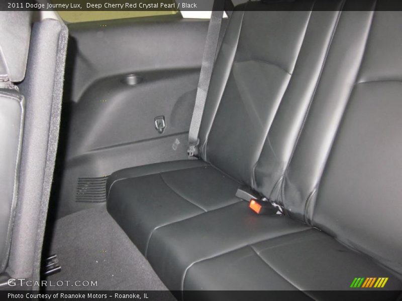  2011 Journey Lux Black Interior
