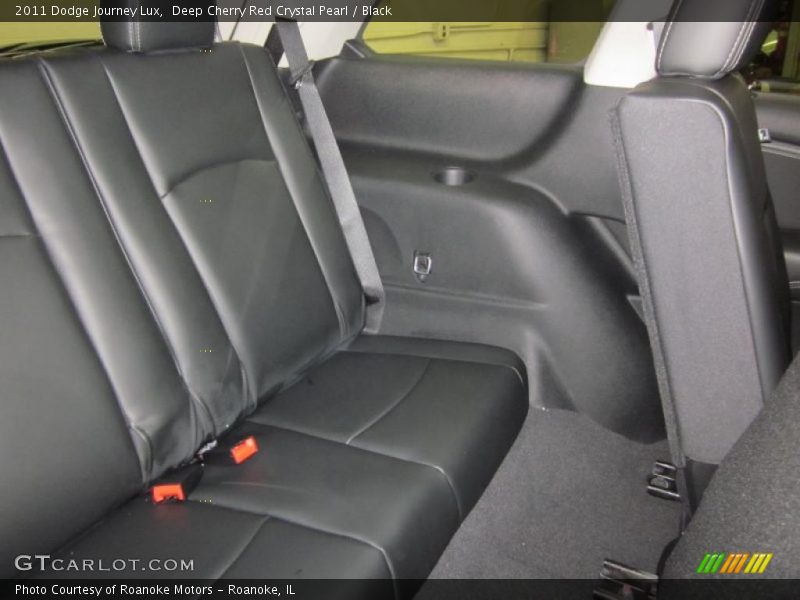  2011 Journey Lux Black Interior