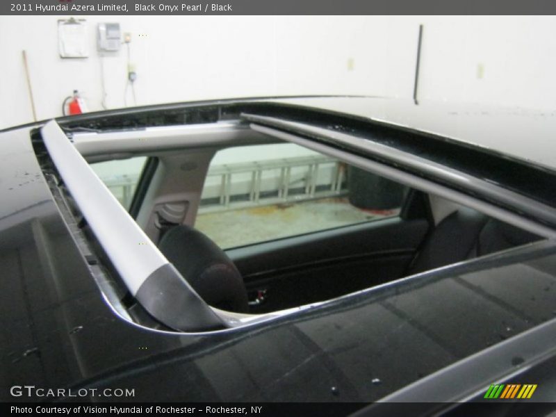 Black Onyx Pearl / Black 2011 Hyundai Azera Limited