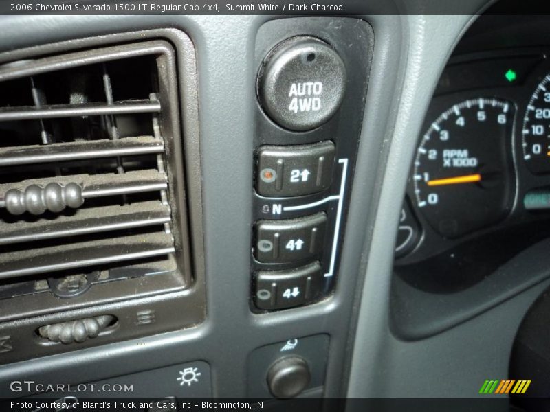 Controls of 2006 Silverado 1500 LT Regular Cab 4x4