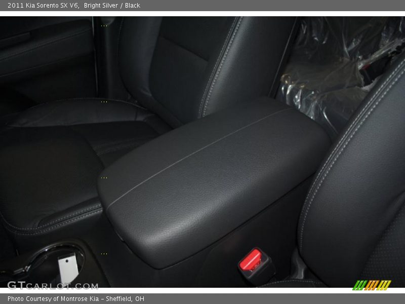 Bright Silver / Black 2011 Kia Sorento SX V6
