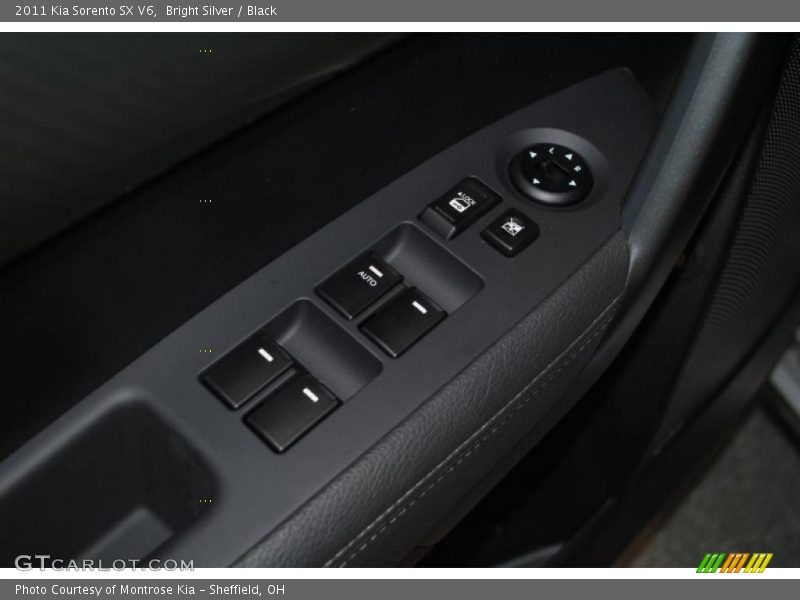 Bright Silver / Black 2011 Kia Sorento SX V6