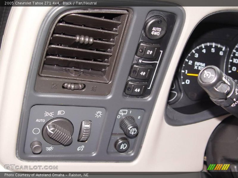 Black / Tan/Neutral 2005 Chevrolet Tahoe Z71 4x4