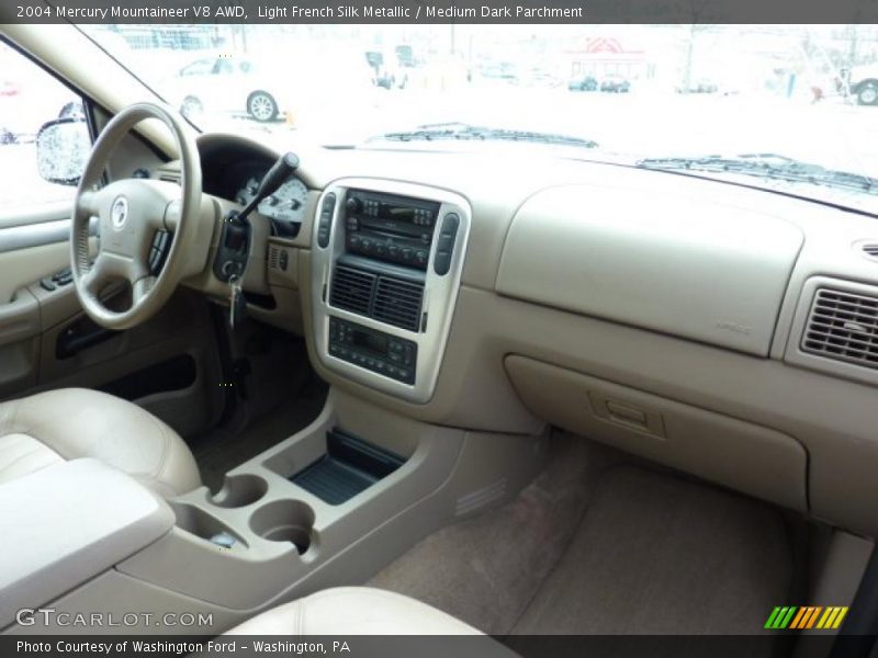  2004 Mountaineer V8 AWD Medium Dark Parchment Interior