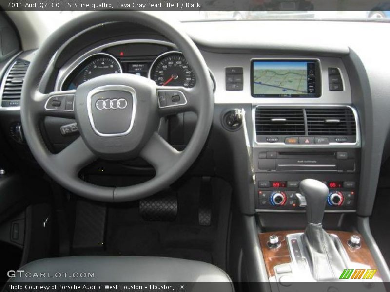 Dashboard of 2011 Q7 3.0 TFSI S line quattro