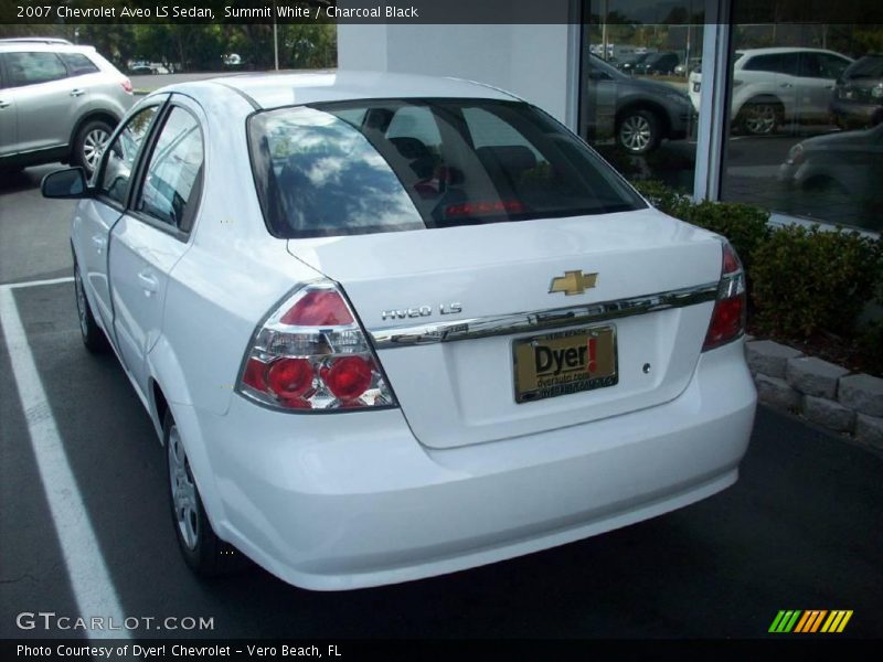 Summit White / Charcoal Black 2007 Chevrolet Aveo LS Sedan