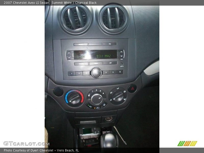 Summit White / Charcoal Black 2007 Chevrolet Aveo LS Sedan