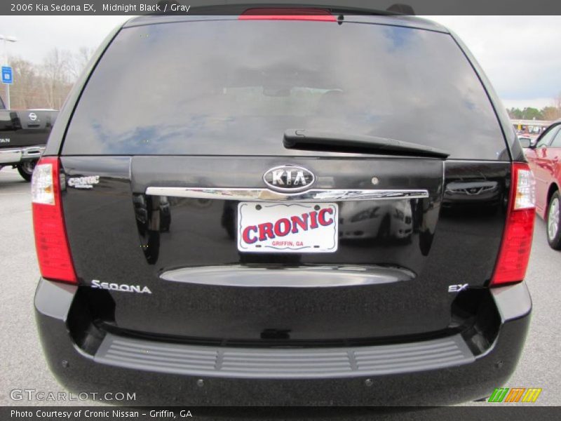 Midnight Black / Gray 2006 Kia Sedona EX