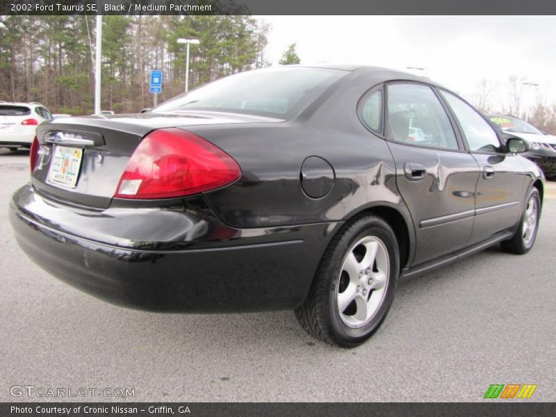 Black / Medium Parchment 2002 Ford Taurus SE