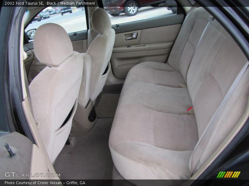 Black / Medium Parchment 2002 Ford Taurus SE