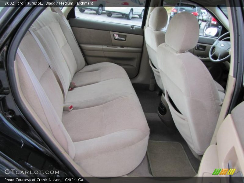 Black / Medium Parchment 2002 Ford Taurus SE