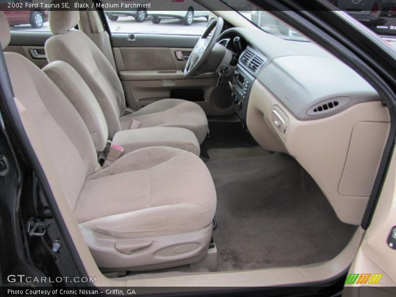 Black / Medium Parchment 2002 Ford Taurus SE