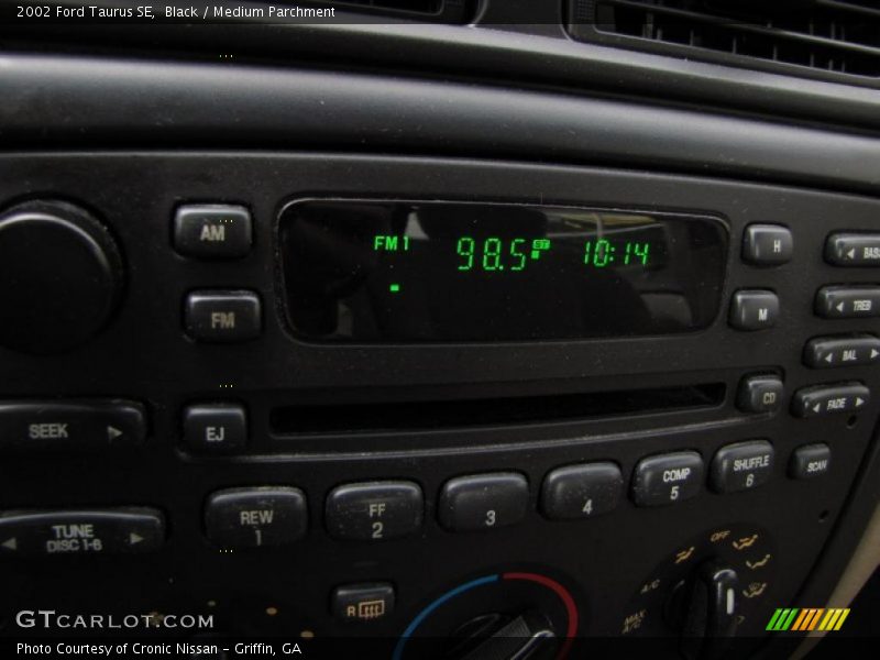 Black / Medium Parchment 2002 Ford Taurus SE