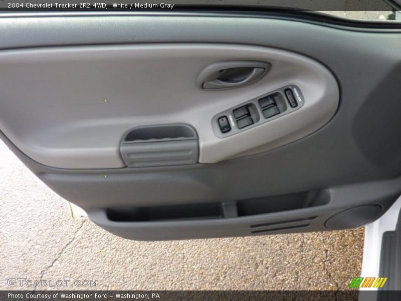 White / Medium Gray 2004 Chevrolet Tracker ZR2 4WD