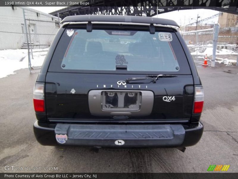Super Black / Stone Beige 1998 Infiniti QX4 4x4
