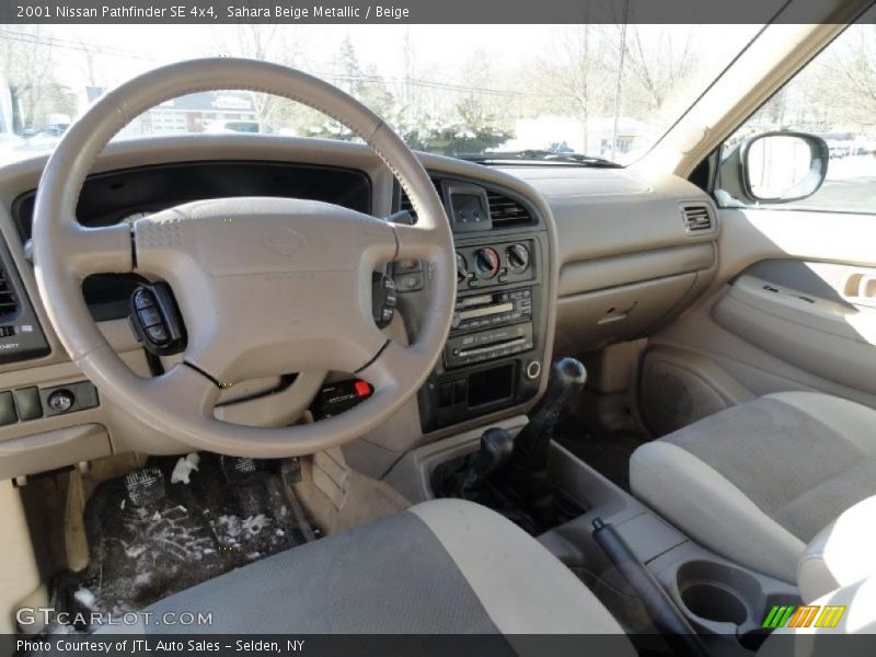 Sahara Beige Metallic / Beige 2001 Nissan Pathfinder SE 4x4