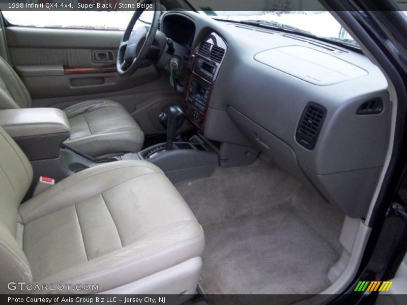 Super Black / Stone Beige 1998 Infiniti QX4 4x4