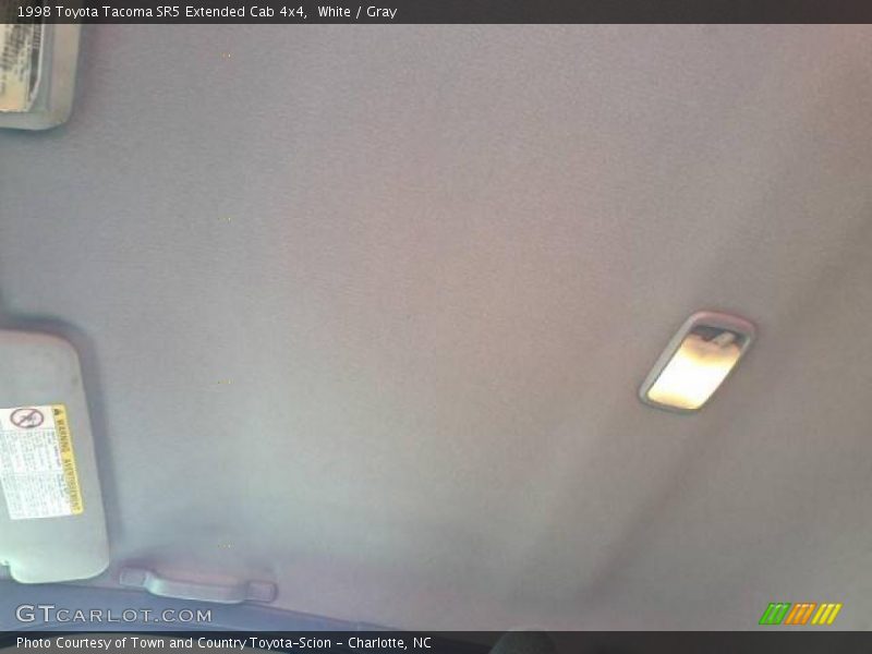 White / Gray 1998 Toyota Tacoma SR5 Extended Cab 4x4