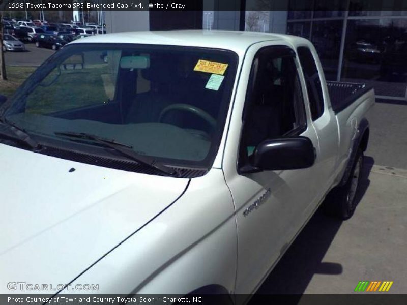 White / Gray 1998 Toyota Tacoma SR5 Extended Cab 4x4