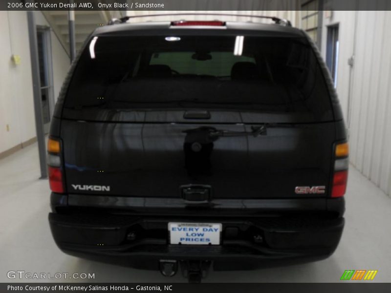 Onyx Black / Sandstone 2006 GMC Yukon Denali AWD