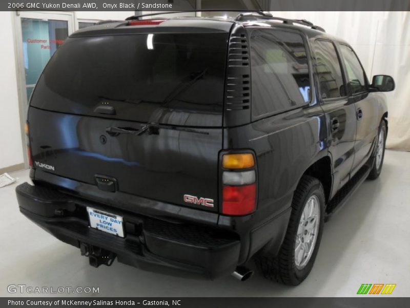 Onyx Black / Sandstone 2006 GMC Yukon Denali AWD