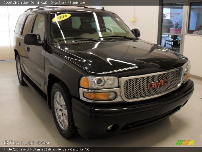 Onyx Black / Sandstone 2006 GMC Yukon Denali AWD