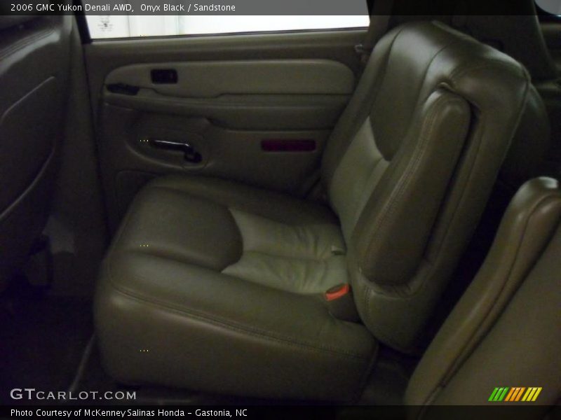 Onyx Black / Sandstone 2006 GMC Yukon Denali AWD