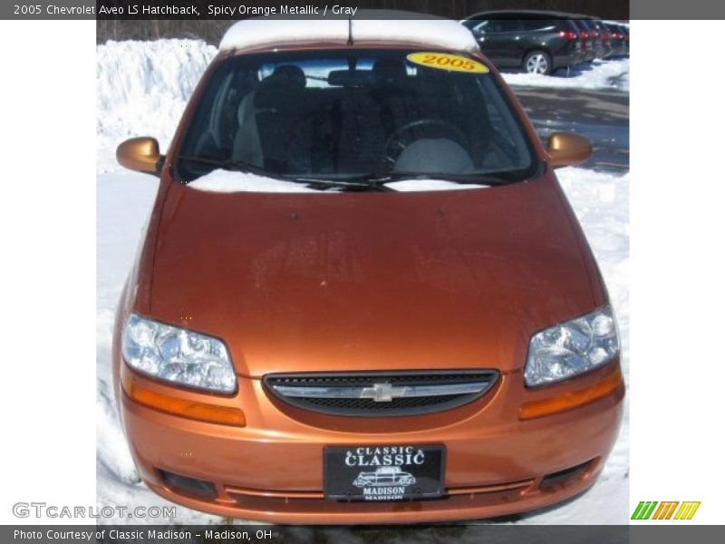 Spicy Orange Metallic / Gray 2005 Chevrolet Aveo LS Hatchback