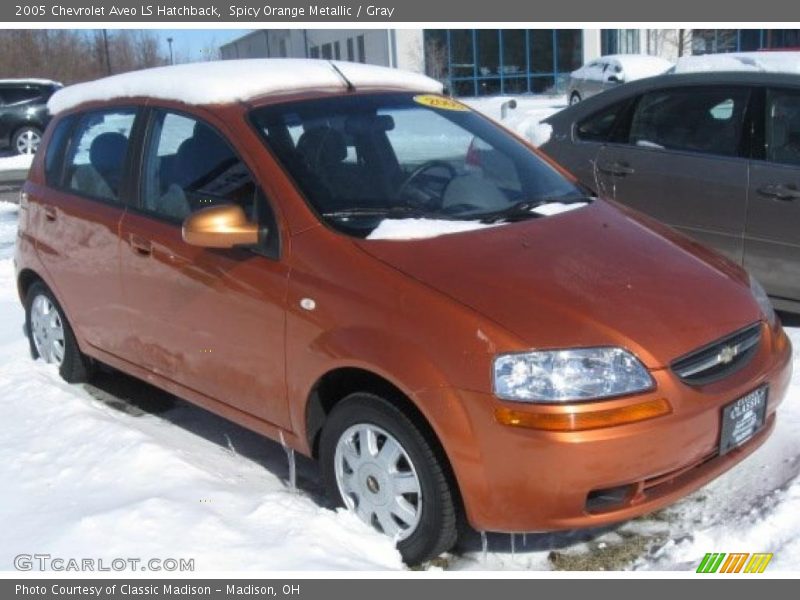 Spicy Orange Metallic / Gray 2005 Chevrolet Aveo LS Hatchback