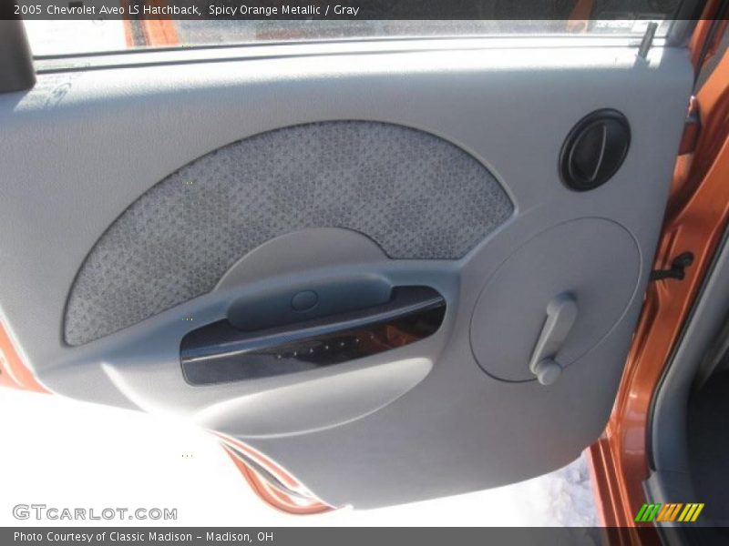 Spicy Orange Metallic / Gray 2005 Chevrolet Aveo LS Hatchback