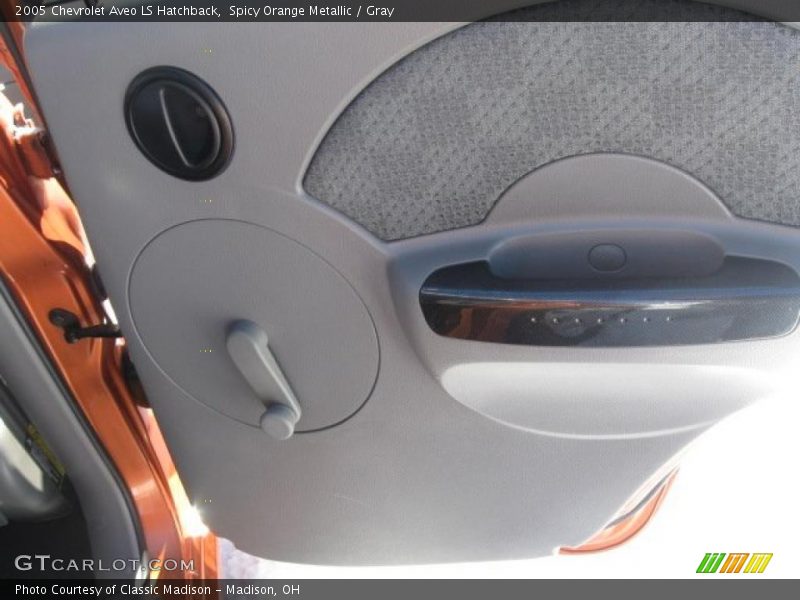 Spicy Orange Metallic / Gray 2005 Chevrolet Aveo LS Hatchback