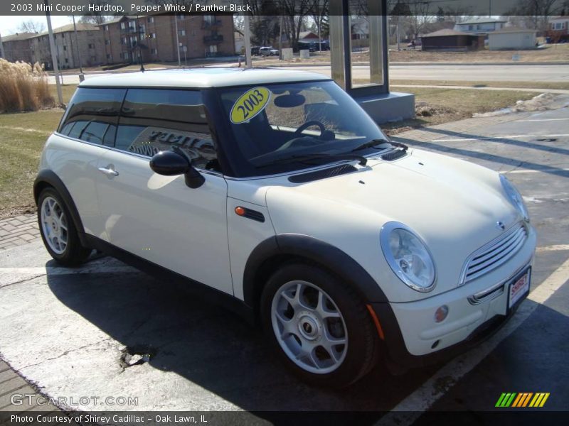 Pepper White / Panther Black 2003 Mini Cooper Hardtop