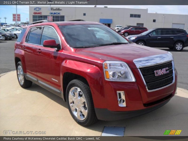 Front 3/4 View of 2011 Terrain SLT