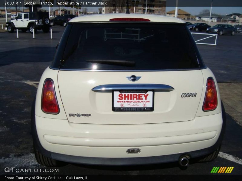 Pepper White / Panther Black 2003 Mini Cooper Hardtop