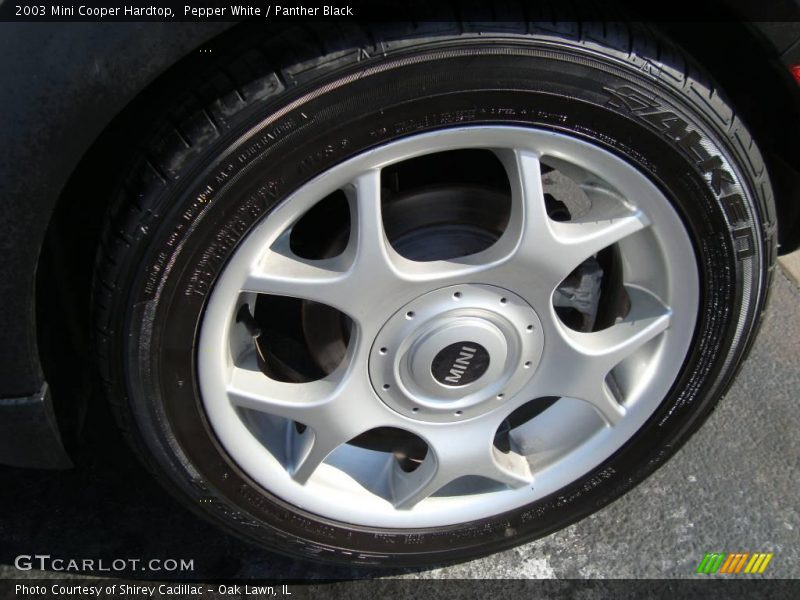 Pepper White / Panther Black 2003 Mini Cooper Hardtop
