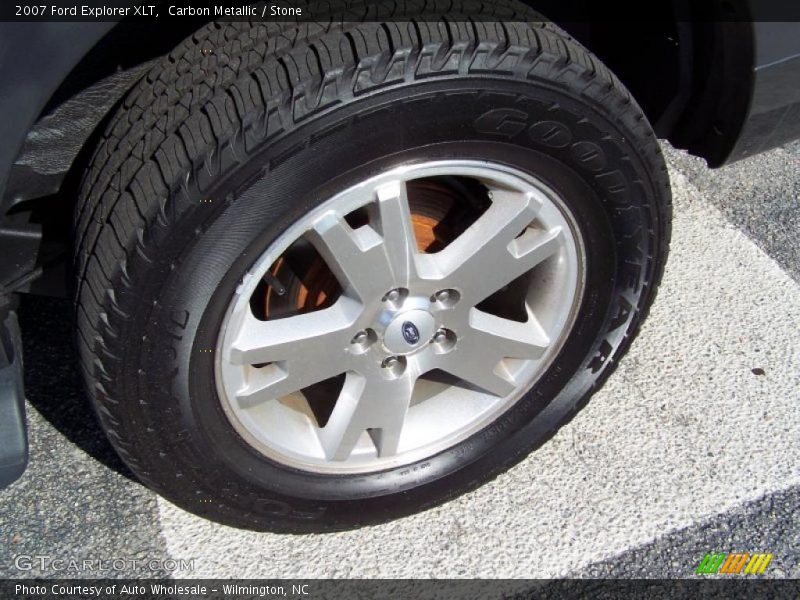 Carbon Metallic / Stone 2007 Ford Explorer XLT