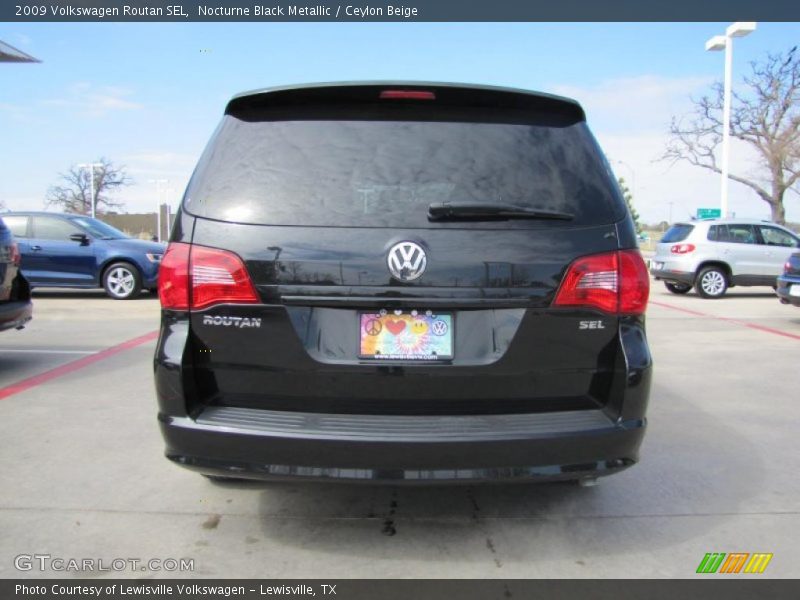 Nocturne Black Metallic / Ceylon Beige 2009 Volkswagen Routan SEL
